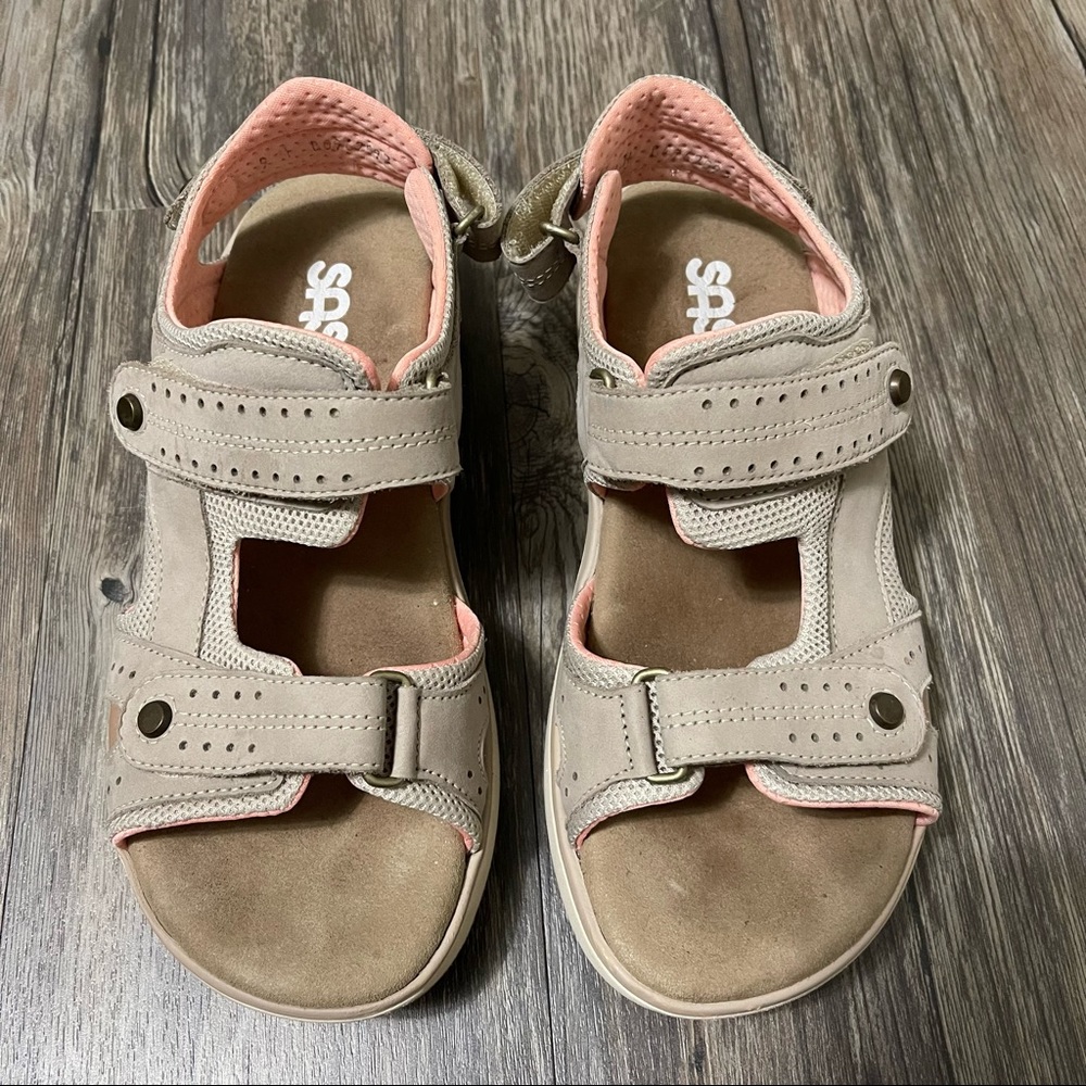 SAS Embark Active Comfort Sandal Taupe Leather  Women Sz 9M Made In USA EUC